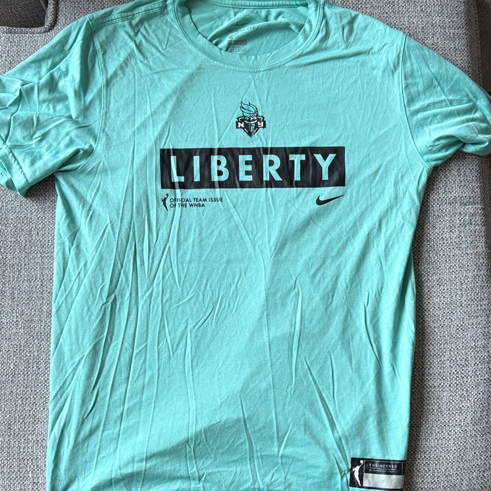 Nike New York Liberty Seafoam Men's Short Sleeve Tee - Size M - NEW w/o TAGS